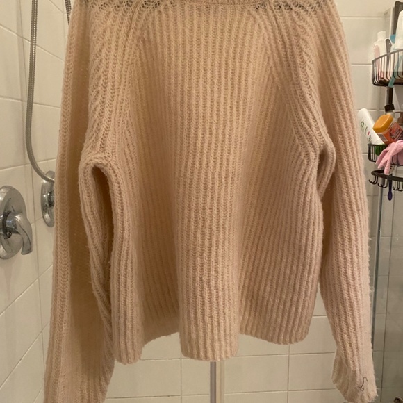 Knitted white sweater - Picture 3 of 3